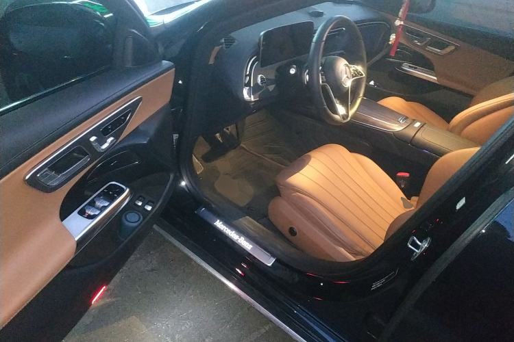 Used Mercedes-Benz E-Class New Energy 2024 E 350 e L Plug-in Hybrid Sedan Driver Seat