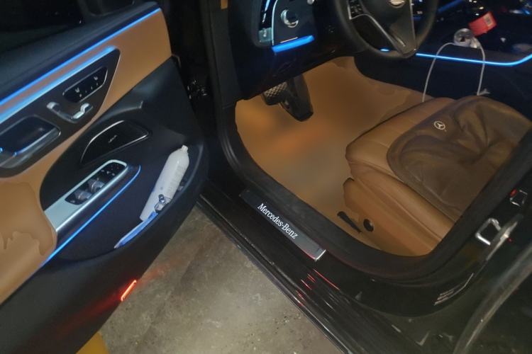 Used Mercedes-Benz E-Class New Energy 2024 E 350 e L Plug-in Hybrid Sedan Driver Seat