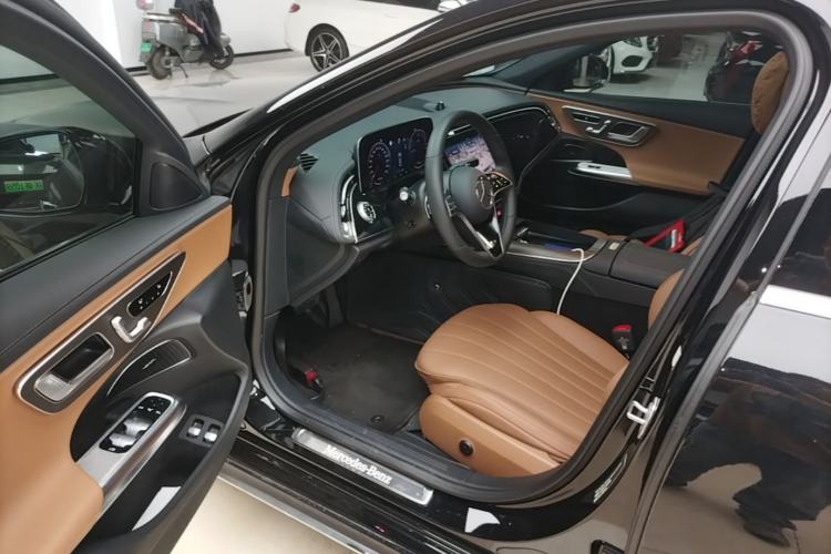 Used Mercedes-Benz E-Class New Energy 2024 E 350 e L Plug-in Hybrid Sedan Driver Seat