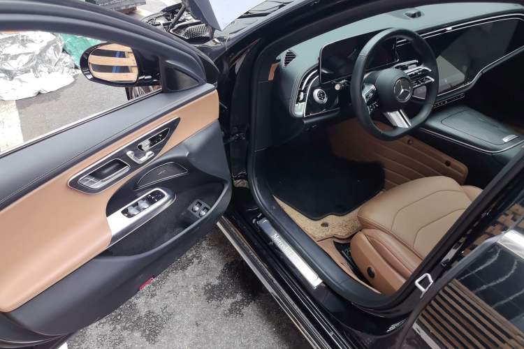 Used Mercedes-Benz E-Class New Energy 2024 E 350 e L Plug-in Hybrid Sedan Driver Seat