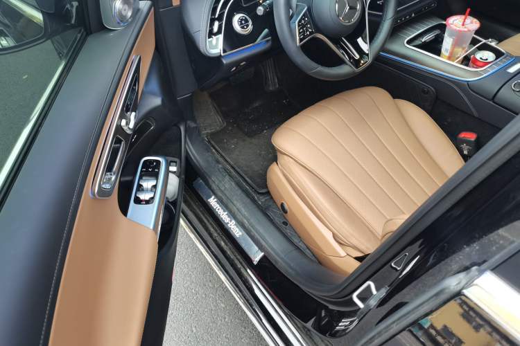 Used Mercedes-Benz E-Class New Energy 2024 E 350 e L Plug-in Hybrid Sedan Driver Seat