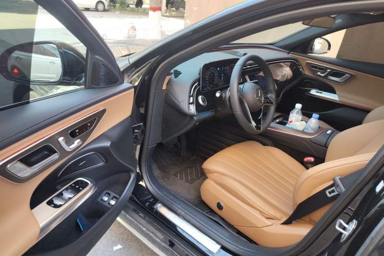 Used Mercedes-Benz E-Class New Energy 2024 E 350 e L Plug-in Hybrid Sedan Driver Seat