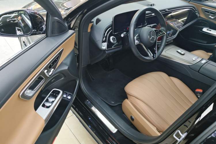 Used Mercedes-Benz E-Class New Energy 2024 E 350 e L Plug-in Hybrid Sedan Driver Seat