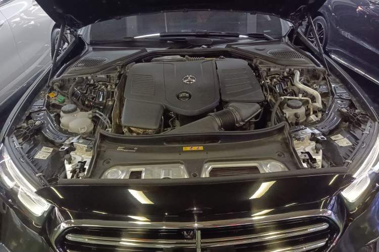 Used Mercedes-Benz E-Class New Energy 2024 E 350 e L Plug-in Hybrid Sedan Engine Bay