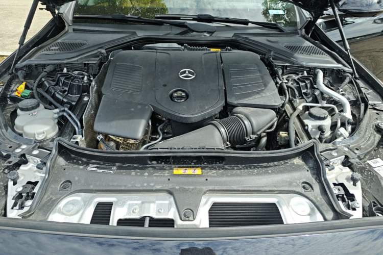 Used Mercedes-Benz E-Class New Energy 2024 E 350 e L Plug-in Hybrid Sedan Engine Bay