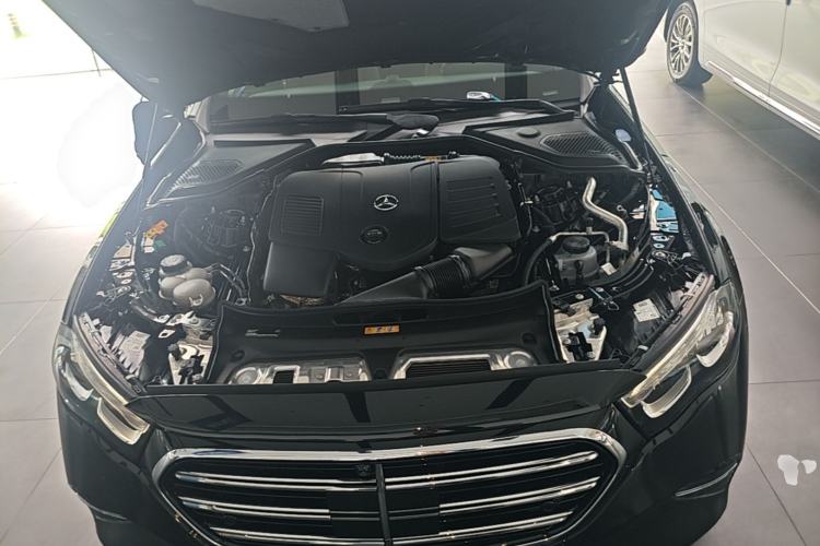 Used Mercedes-Benz E-Class New Energy 2024 E 350 e L Plug-in Hybrid Sedan Engine Bay