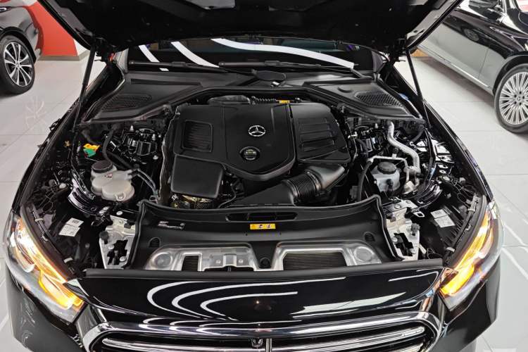 Used Mercedes-Benz E-Class New Energy 2024 E 350 e L Plug-in Hybrid Sedan Engine Bay
