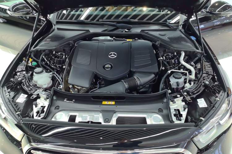 Used Mercedes-Benz E-Class New Energy 2024 E 350 e L Plug-in Hybrid Sedan Engine Bay