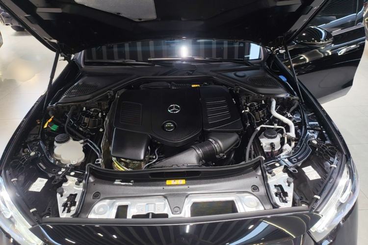 Used Mercedes-Benz E-Class New Energy 2024 E 350 e L Plug-in Hybrid Sedan Engine Bay