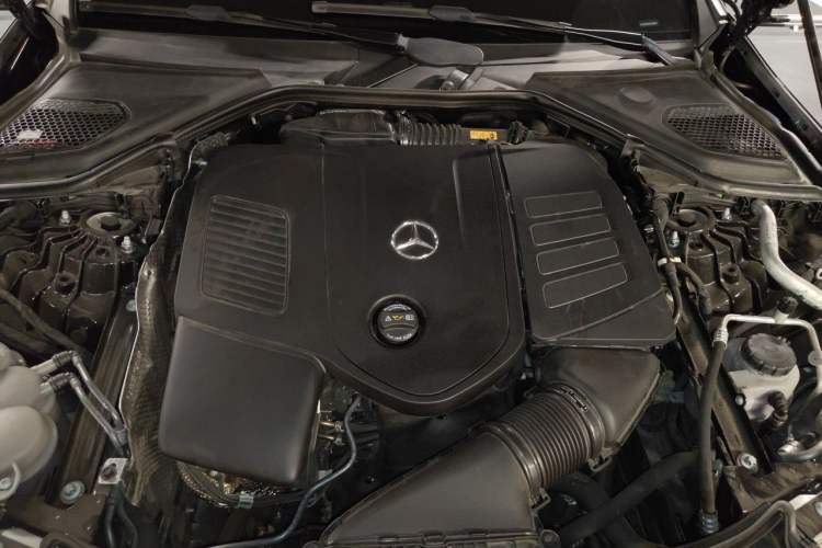 Used Mercedes-Benz E-Class New Energy 2024 E 350 e L Plug-in Hybrid Sedan Engine Bay