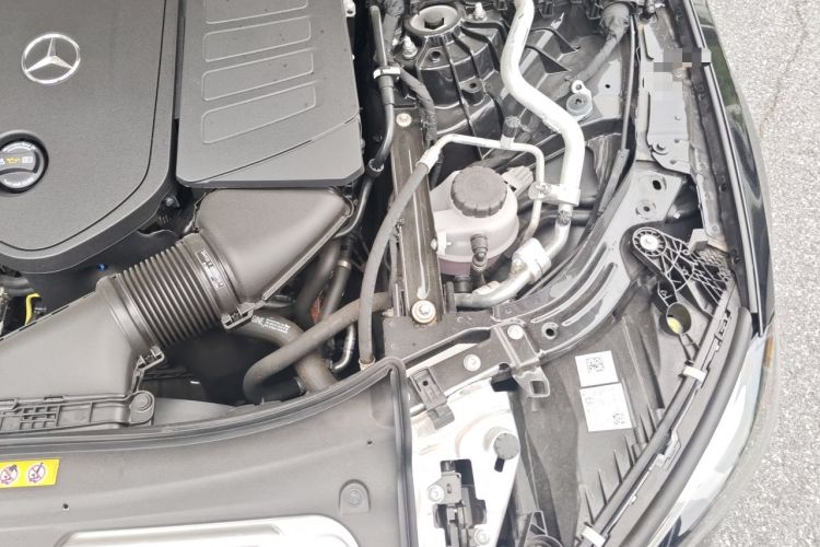 Used Mercedes-Benz E-Class New Energy 2024 E 350 e L Plug-in Hybrid Sedan Engine Bay Left