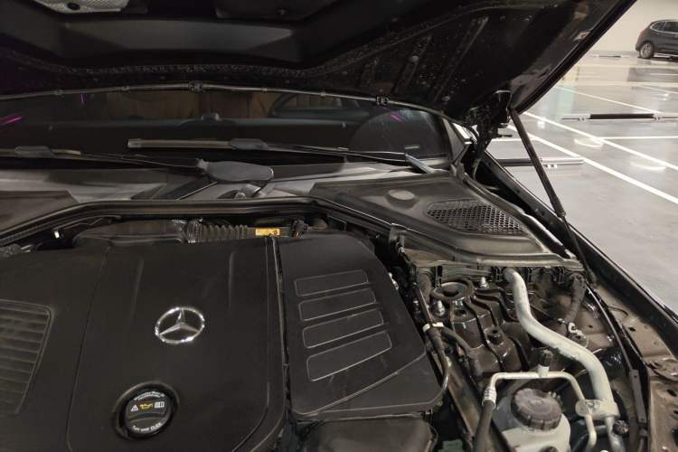 Used Mercedes-Benz E-Class New Energy 2024 E 350 e L Plug-in Hybrid Sedan Engine Bay Left