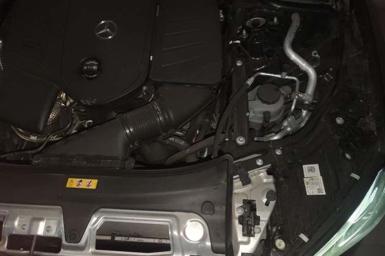 Used Mercedes-Benz E-Class New Energy 2024 E 350 e L Plug-in Hybrid Sedan Engine Bay Left