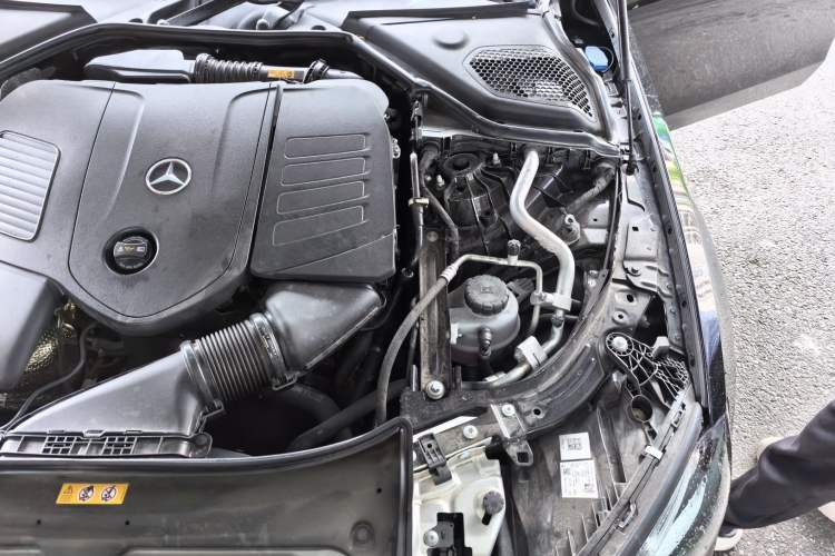Used Mercedes-Benz E-Class New Energy 2024 E 350 e L Plug-in Hybrid Sports Sedan Engine Bay Left