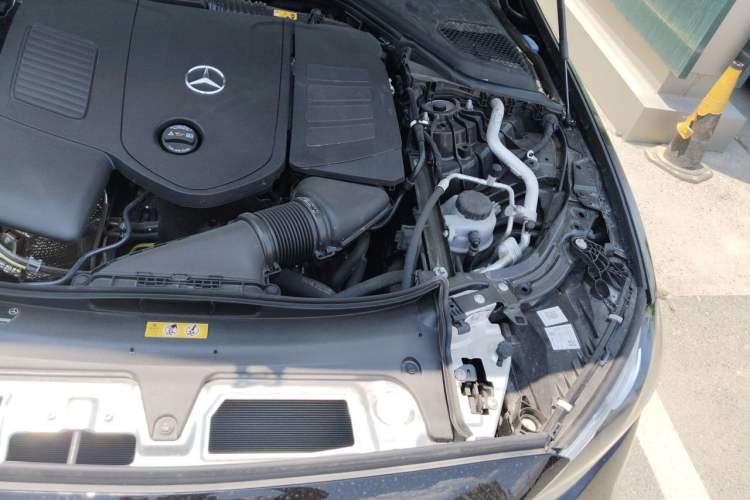 Used Mercedes-Benz E-Class New Energy 2024 E 350 e L Plug-in Hybrid Sedan Engine Bay Left