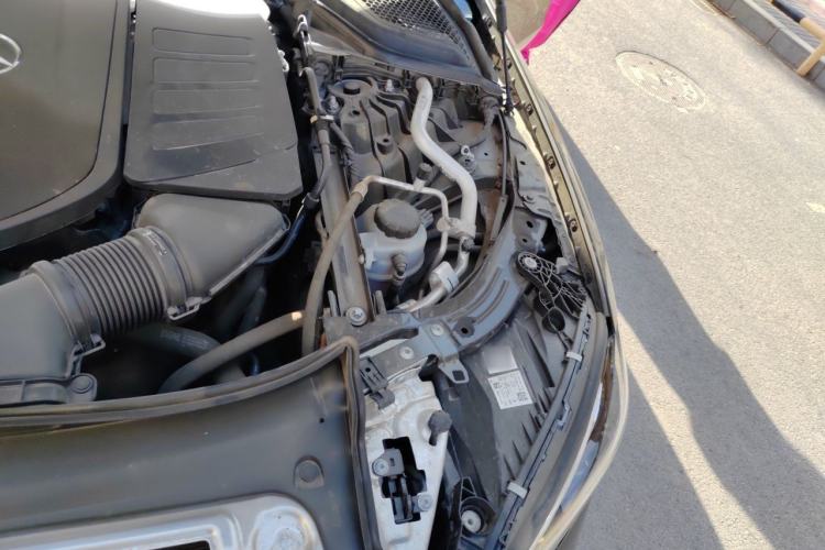 Used Mercedes-Benz E-Class New Energy 2024 E 350 e L Plug-in Hybrid Sedan Engine Bay Left