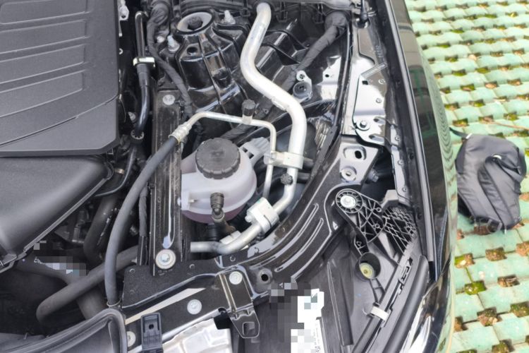 Used Mercedes-Benz E-Class New Energy 2024 E 350 e L Plug-in Hybrid Sedan Engine Bay Left