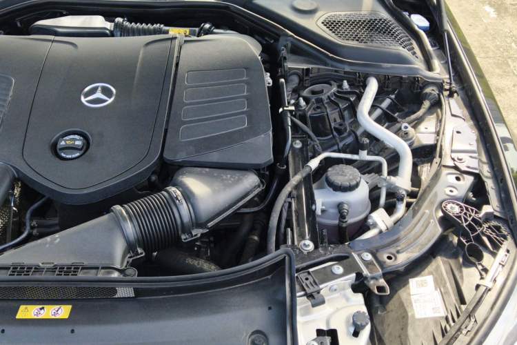 Used Mercedes-Benz E-Class New Energy 2024 E 350 e L Plug-in Hybrid Sedan Engine Bay Left