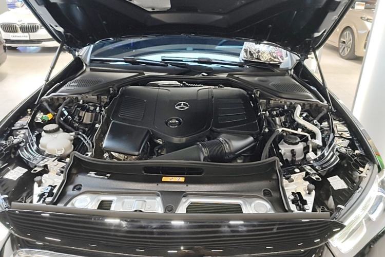 Used Mercedes-Benz E-Class New Energy 2024 E 350 e L Plug-in Hybrid Sedan Engine Bay