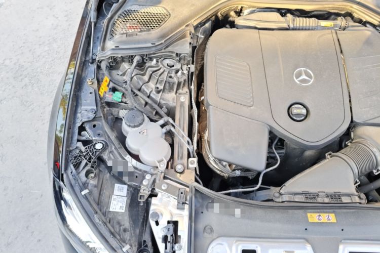 Used Mercedes-Benz E-Class New Energy 2024 E 350 e L Plug-in Hybrid Sedan Engine Bay Right