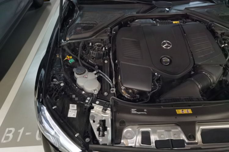 Used Mercedes-Benz E-Class New Energy 2024 E 350 e L Plug-in Hybrid Sedan Engine Bay Right