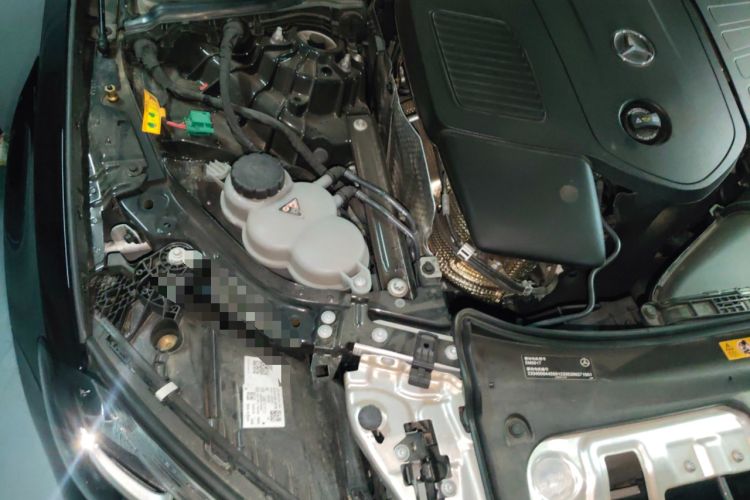 Used Mercedes-Benz E-Class New Energy 2024 E 350 e L Plug-in Hybrid Sedan Engine Bay Right