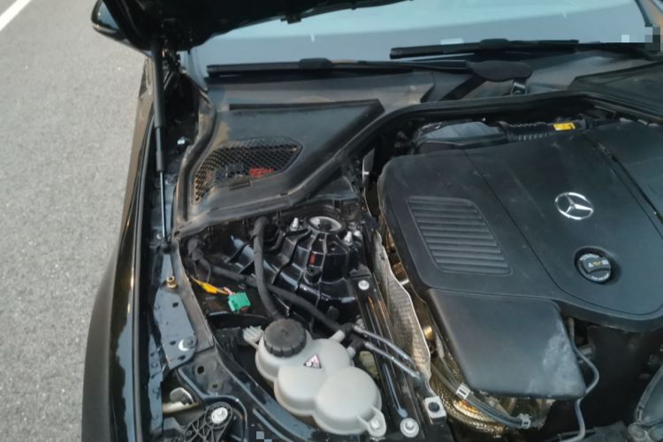 Used Mercedes-Benz E-Class New Energy 2024 E 350 e L Plug-in Hybrid Sedan Engine Bay Right
