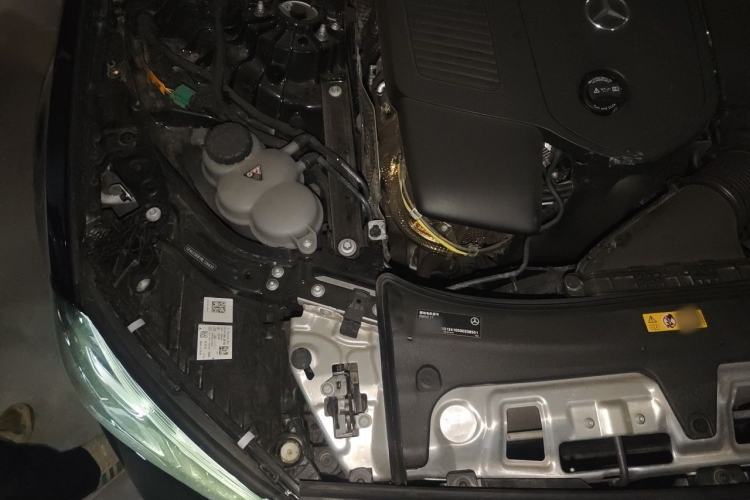 Used Mercedes-Benz E-Class New Energy 2024 E 350 e L Plug-in Hybrid Sedan Engine Bay Right