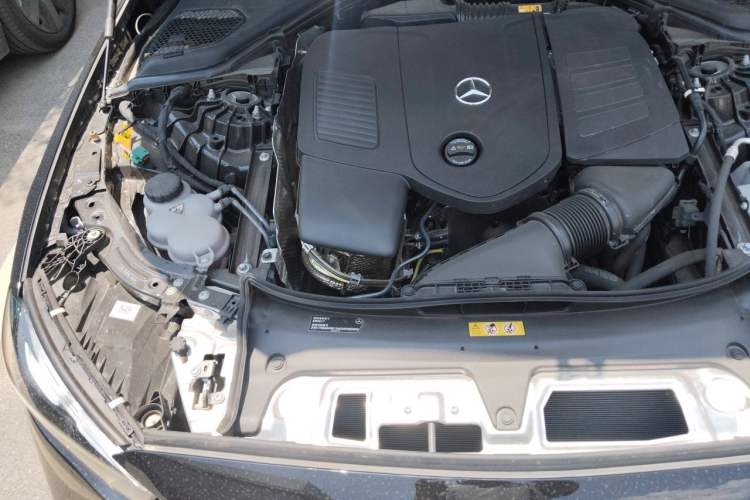 Used Mercedes-Benz E-Class New Energy 2024 E 350 e L Plug-in Hybrid Sedan Engine Bay Right