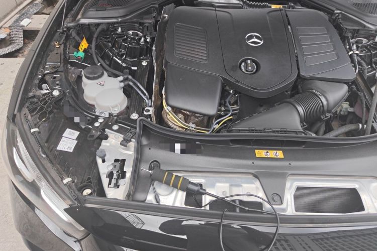 Used Mercedes-Benz E-Class New Energy 2024 E 350 e L Plug-in Hybrid Sports Sedan Engine Bay Right