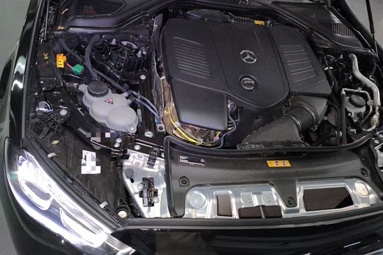 Used Mercedes-Benz E-Class New Energy 2024 E 350 e L Plug-in Hybrid Sedan Engine Bay Right