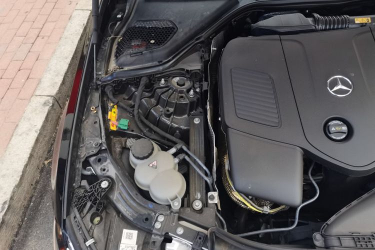 Used Mercedes-Benz E-Class New Energy 2024 E 350 e L Plug-in Hybrid Sedan Engine Bay Right