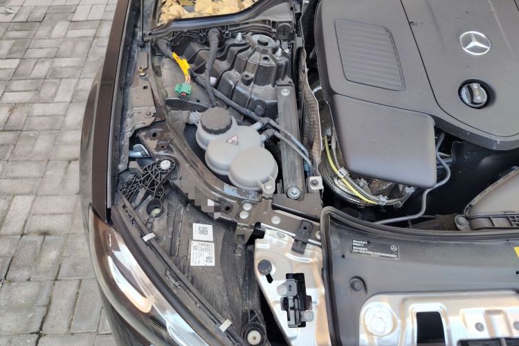 Used Mercedes-Benz E-Class New Energy 2024 E 350 e L Plug-in Hybrid Sedan Engine Bay Right