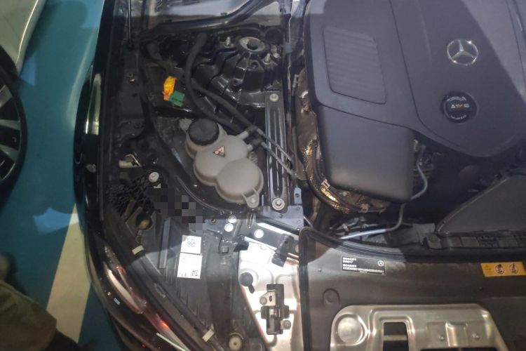 Used Mercedes-Benz E-Class New Energy 2024 E 350 e L Plug-in Hybrid Sedan Engine Bay Right