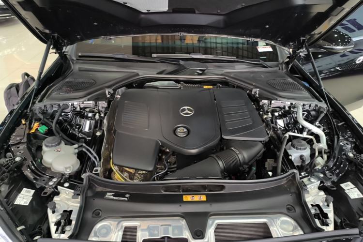 Used Mercedes-Benz E-Class New Energy 2024 E 350 e L Plug-in Hybrid Sedan Engine Bay