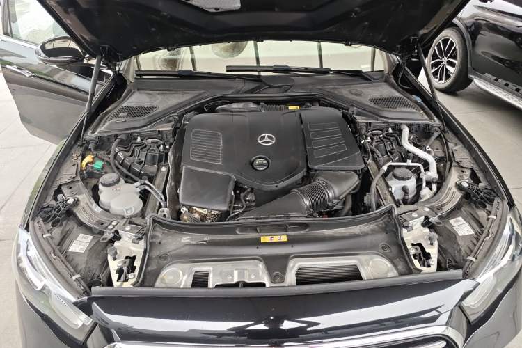 Used Mercedes-Benz E-Class New Energy 2024 E 350 e L Plug-in Hybrid Sedan Engine Bay