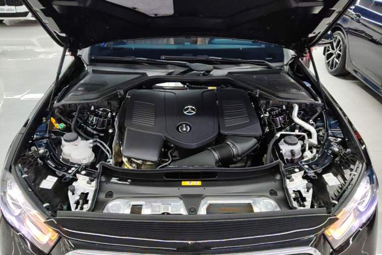 Used Mercedes-Benz E-Class New Energy 2024 E 350 e L Plug-in Hybrid Sedan Engine Bay