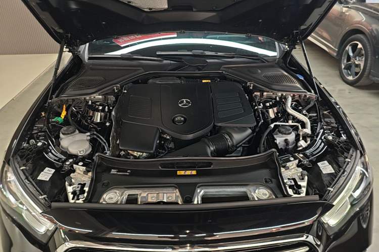 Used Mercedes-Benz E-Class New Energy 2024 E 350 e L Plug-in Hybrid Sedan Engine Bay
