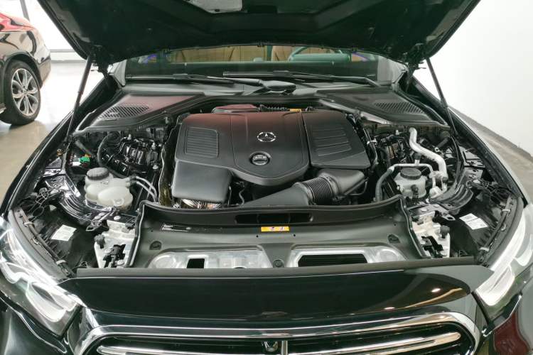 Used Mercedes-Benz E-Class New Energy 2024 E 350 e L Plug-in Hybrid Sedan Engine Bay