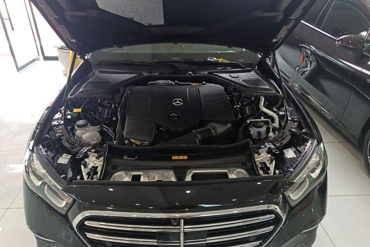 Used Mercedes-Benz E-Class New Energy 2024 E 350 e L Plug-in Hybrid Sedan Engine Bay