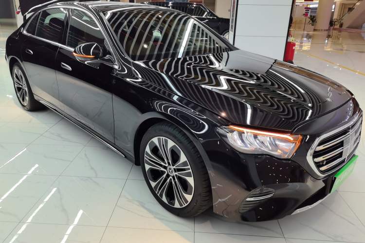 Used Mercedes-Benz E-Class New Energy 2024 E 350 e L Plug-in Hybrid Sedan Exterior 1