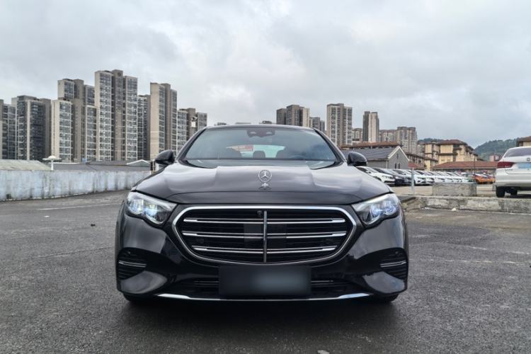 Used Mercedes-Benz E-Class New Energy 2024 E 350 e L Plug-in Hybrid Sedan Exterior 1