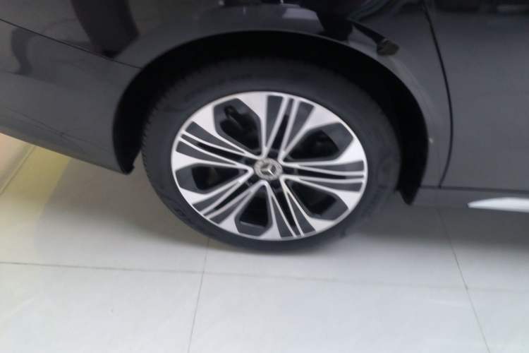 Used Mercedes-Benz E-Class New Energy 2024 E 350 e L Plug-in Hybrid Sedan Exterior 2