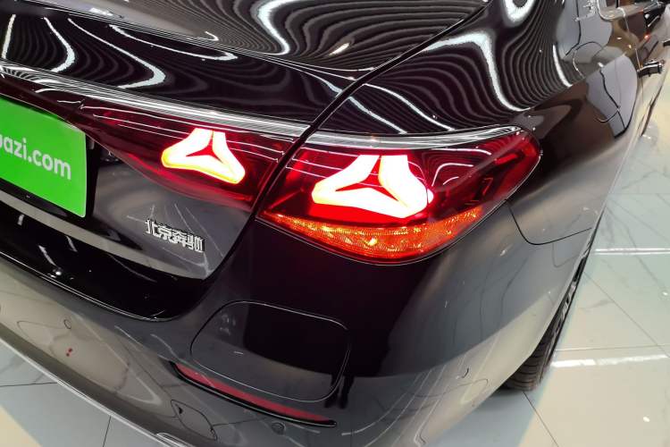Used Mercedes-Benz E-Class New Energy 2024 E 350 e L Plug-in Hybrid Sedan Exterior 3