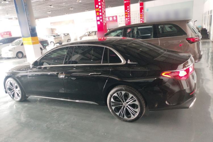 Used Mercedes-Benz E-Class New Energy 2024 E 350 e L Plug-in Hybrid Sports Sedan Exterior 3