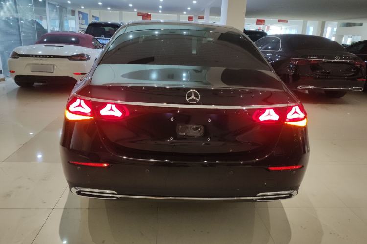 Used Mercedes-Benz E-Class New Energy 2024 E 350 e L Plug-in Hybrid Sedan Exterior 4