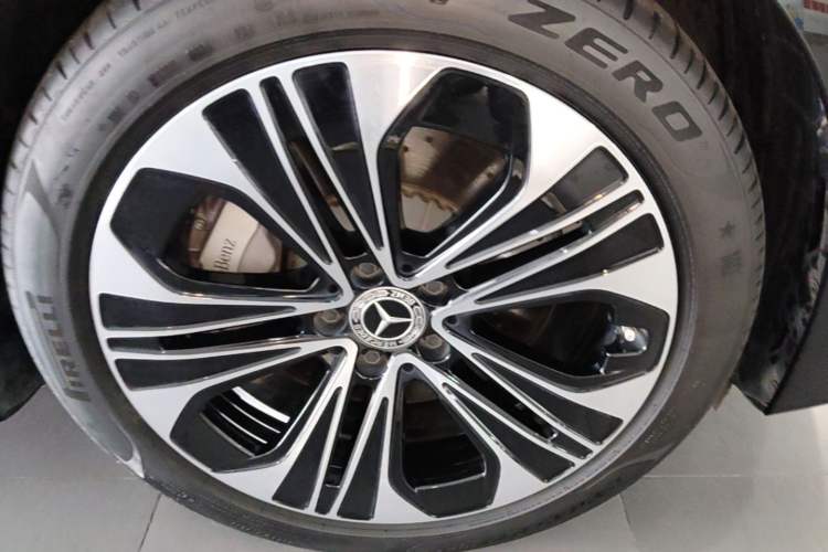 Used Mercedes-Benz E-Class New Energy 2024 E 350 e L Plug-in Hybrid Sedan Exterior 4