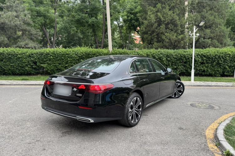 Used Mercedes-Benz E-Class New Energy 2024 E 350 e L Plug-in Hybrid Sedan Exterior 4