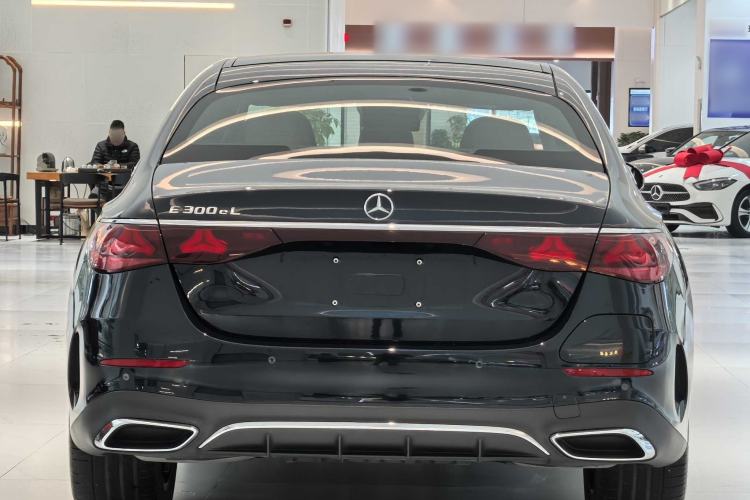 Used Mercedes-Benz E-Class New Energy 2024 E 350 e L Plug-in Hybrid Sports Sedan Exterior 4