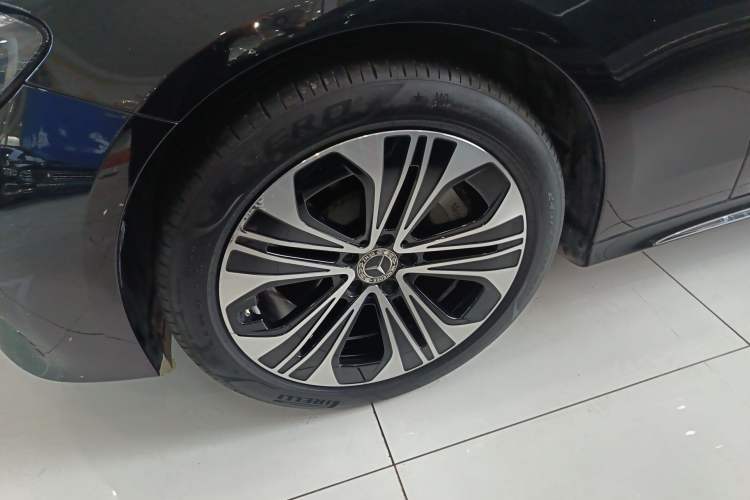 Used Mercedes-Benz E-Class New Energy 2024 E 350 e L Plug-in Hybrid Sedan Exterior 4
